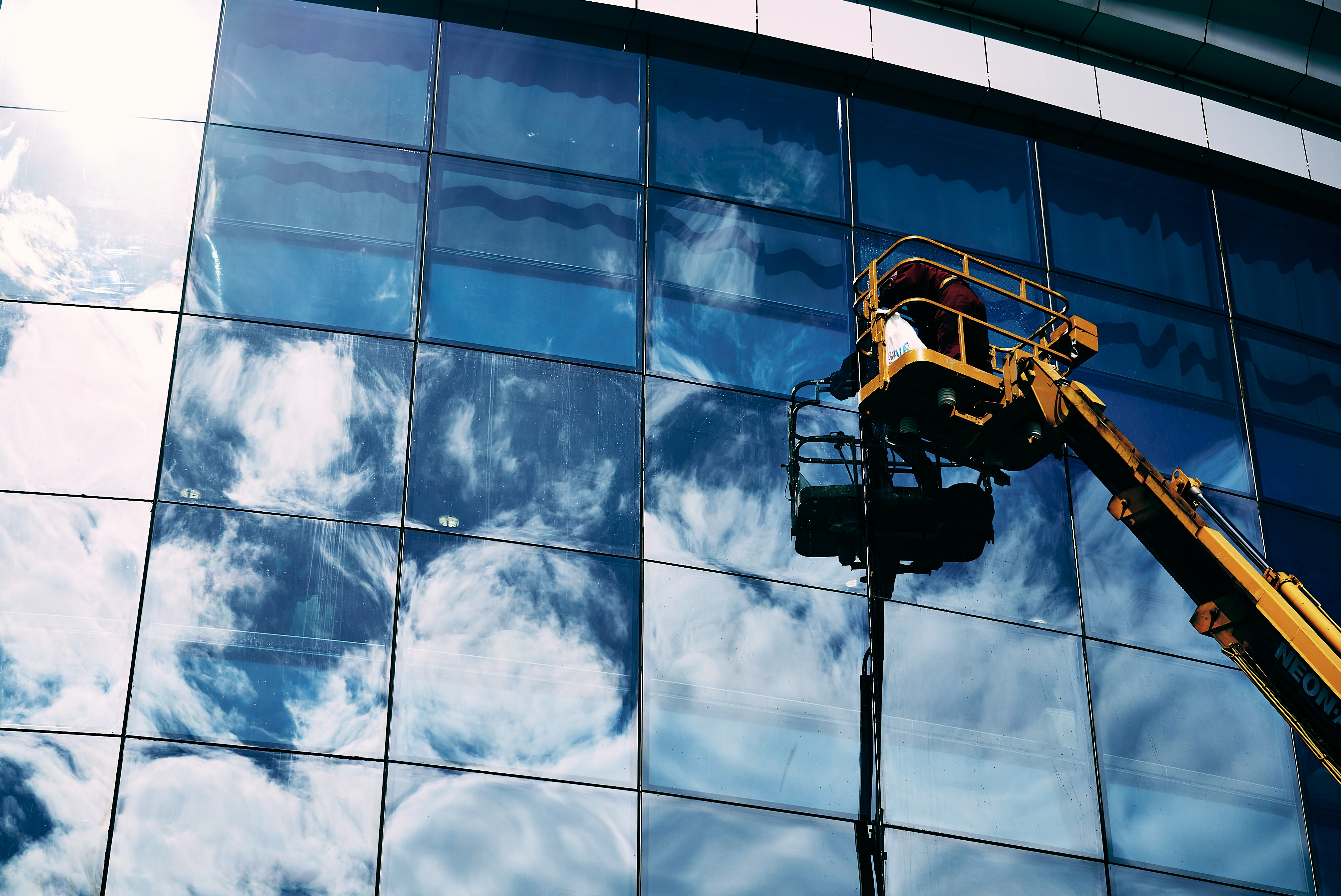 the proffesion Bee Cool installer perform a glass compatibility assessment before recommending film